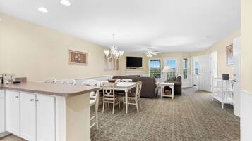 Kondominium, Beberapa Tempat Tidur, balkon, pemandangan gunung (Ozarks Vista Retreat ) | Interior