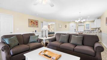 Kondominium, Beberapa Tempat Tidur, balkon, pemandangan gunung (Ozarks Vista Retreat ) | Area keluarga