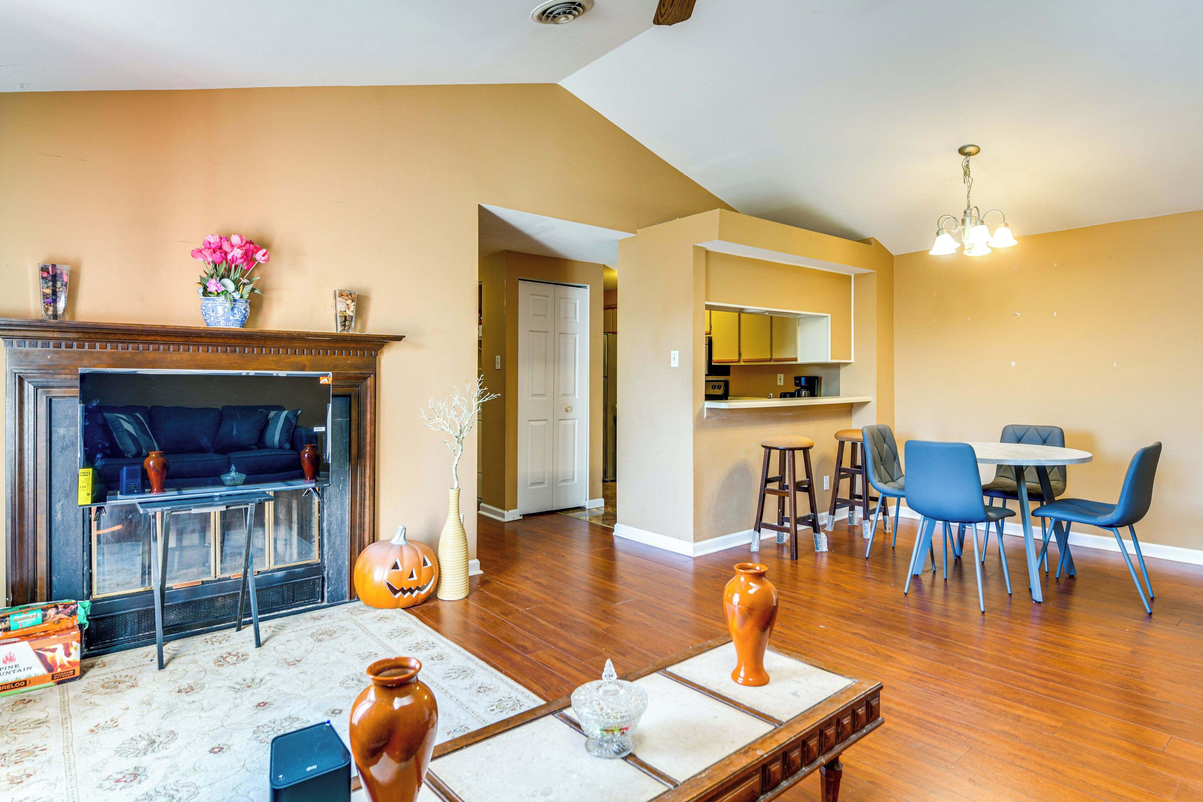 Apartment (2 Bedrooms) | Front of property