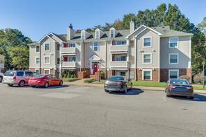 Apartment (2 Bedrooms) | Interior - Nurse-ready Richmond Condo 4 Mi to Medical Centers (Richmond)