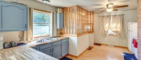 House (2 Bedrooms) | Interior