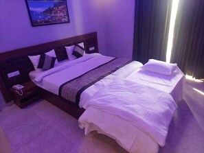 Deluxe Double Room | Free WiFi