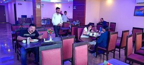 تناول الطعام