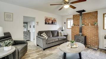 House (2 Bedrooms) | Interior