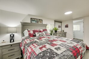 House (2 Bedrooms) | Interior