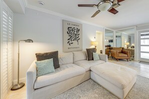 Interior - Walkable Island City Oasis w/ Private Heated Pool! (Wilton Manors)