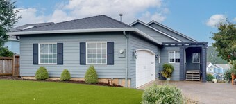 Work & Play! Apt 3 Mi to Dtwn & Salem Hospital