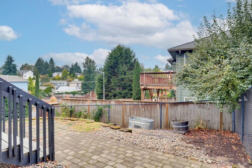 Work & Play! Apt 3 Mi to Dtwn & Salem Hospital