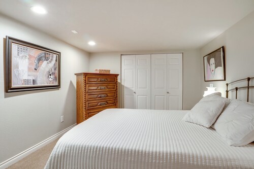 Work & Play! Apt 3 Mi to Dtwn & Salem Hospital