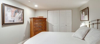 Work & Play! Apt 3 Mi to Dtwn & Salem Hospital