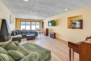 House (3 Bedrooms) | Front of property - 2 Mi to Dtwn Newark: Pet-friendly Home! (Newark)