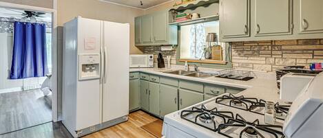 House (3 Bedrooms) | Interior