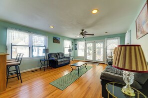 Interior - 1 Mi to Historic District! Family Home in New Bern (New Bern)