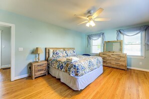 House (4 Bedrooms) | Interior - 1 Mi to Historic District! Family Home in New Bern (New Bern)