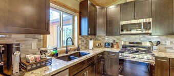 Big Bear Mtn Fun: Family Cabin w/ Game Room