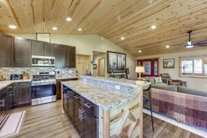 House (3 Bedrooms) | Interior