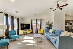 Front of property - Heart of Dtwn Desert Hot Springs! Stylish Retreat (Desert Hot Springs)