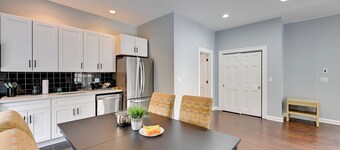 Gold Coast Getaway! Upscale Apt Near New Canaan