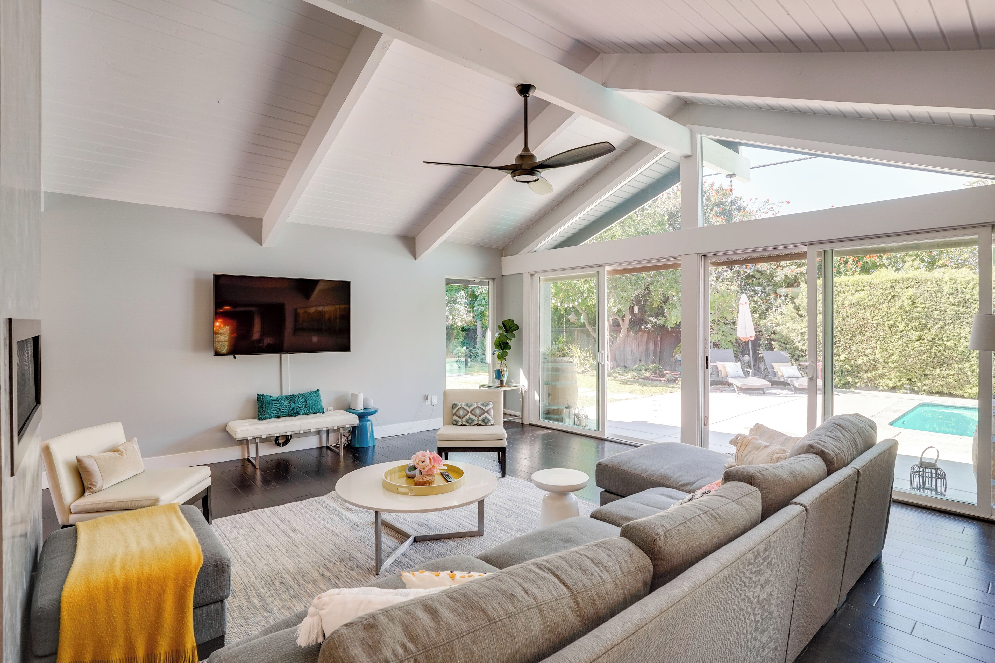 المنشأة من الداخل