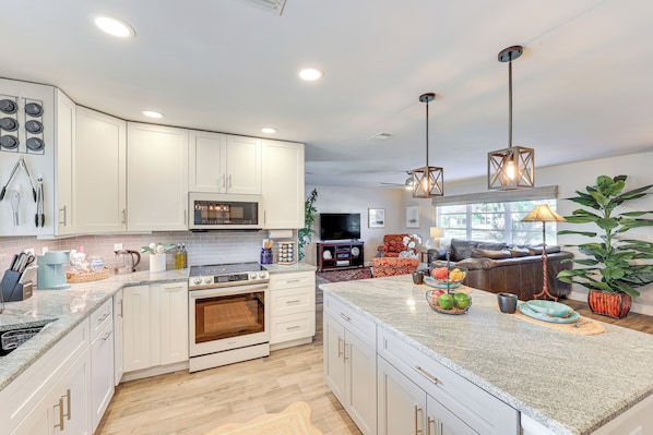 House (3 Bedrooms) | Interior