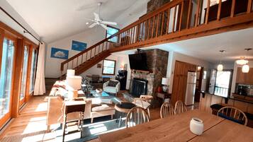 Smart TV, fireplace, ping pong, books