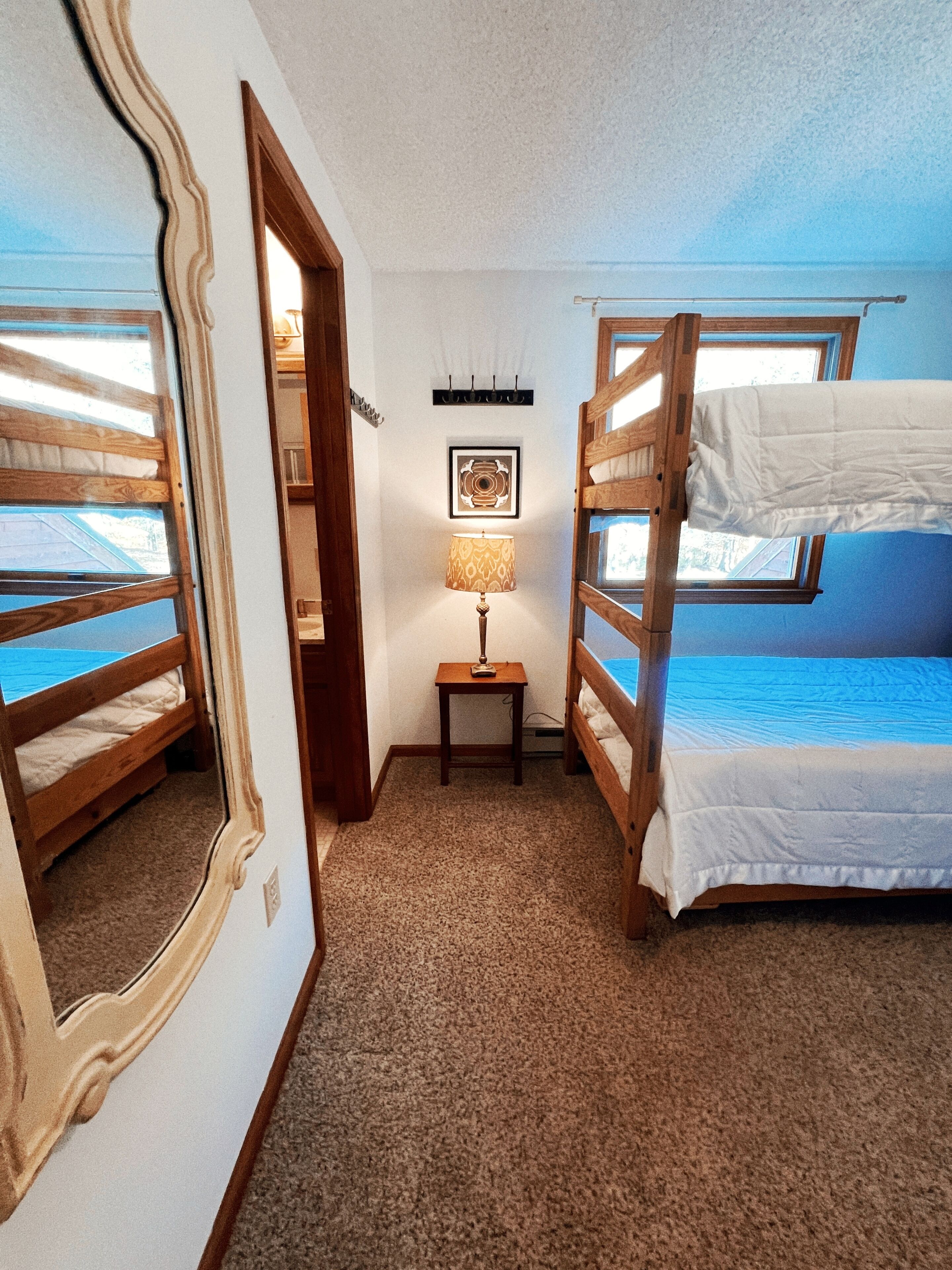 4 bedrooms, iron/ironing board, free WiFi, bed sheets