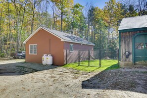 House (2 Bedrooms) | Interior - Wooded Retreat w/ Pet-friendly Yard in Standish (Standish)