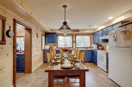 Peaceful Nature Escape on Little Portage Lake!