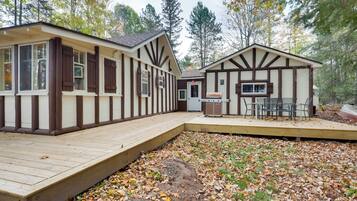 Cottage (4 Bedrooms) | Front of property