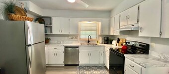 Charming Rainbow River Cottage