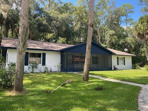 المنشأة من الخارج