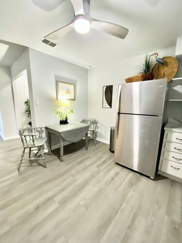 Charming Rainbow River Cottage