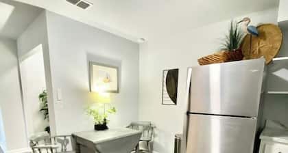 Charming Rainbow River Cottage