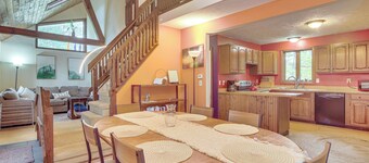 Lake & Trail Access On-site! Fairfax Hideaway