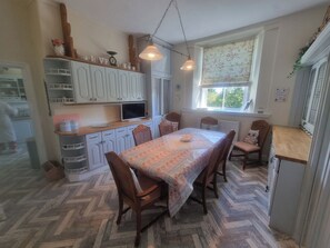 Dining - Ashleigh House (Gaerwen)