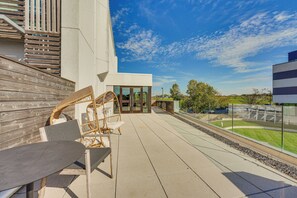 Interior - Shop, Dine & Explore: Gem 7 Mi to Dtwn Springfield (Springfield)