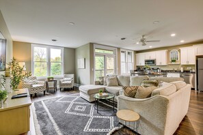 Apartment (2 Bedrooms) | Front of property