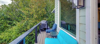 Astoria Home Base w/ River Views, 3 Mi to Dtwn!