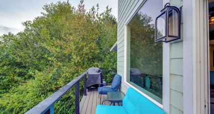 Astoria Home Base w/ River Views, 3 Mi to Dtwn!