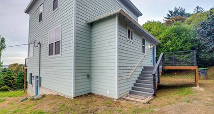 Astoria Home Base w/ River Views, 3 Mi to Dtwn!