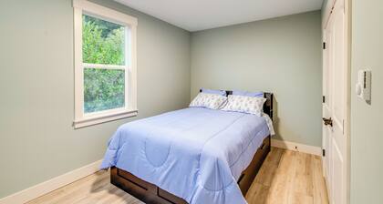 Astoria Home Base w/ River Views, 3 Mi to Dtwn!