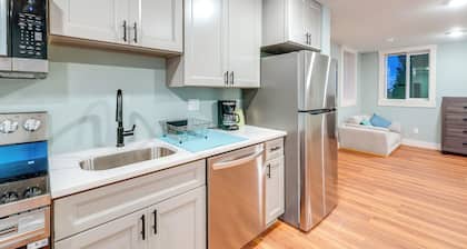 4 Blocks to Riverwalk: Updated Astoria Studio