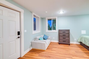 Apartment (0 Bedroom) | Interior