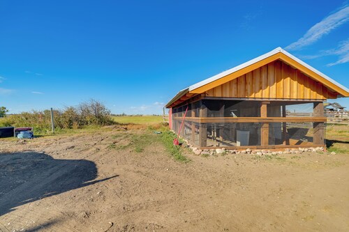 Pet-friendly Farmhouse Suite w/ Patio in Vaughn!