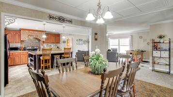 House (3 Bedrooms) | Interior