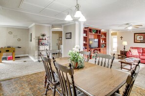 House (3 Bedrooms) | Interior