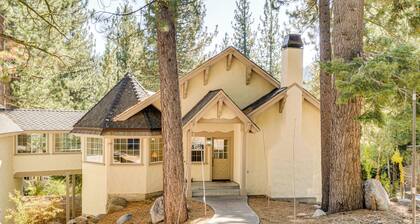 1 Mi to Lift! Olympic Valley Chalet w/ Hot Tub