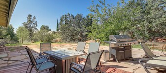 Red Rock View, Hot Tub! Home 3 Mi to Uptown Sedona