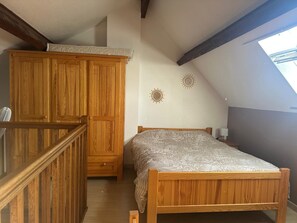 2 bedrooms, Internet, bed sheets