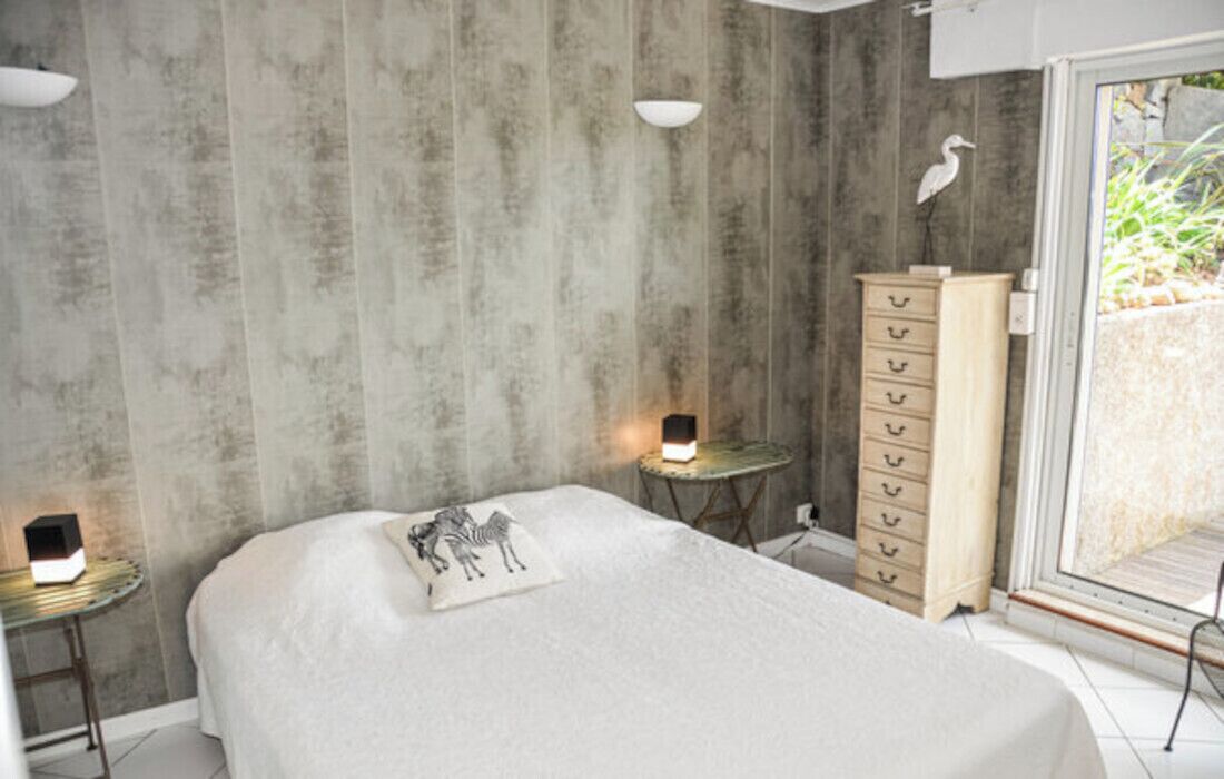 1 chambre, fer et planche à repasser, Wi-Fi, draps fournis